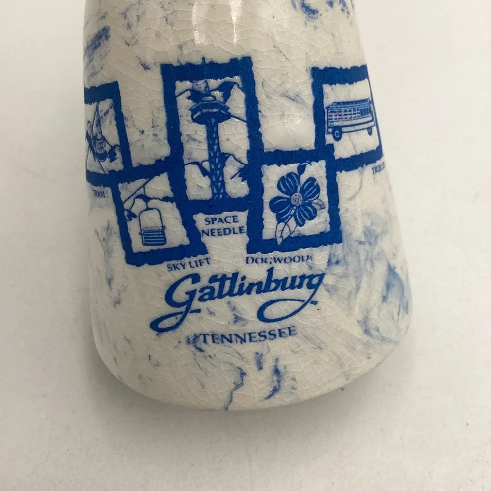 Vintage Gatlinburg Tennessee Souvenir Bell Blue White‎ Marble Ceramic